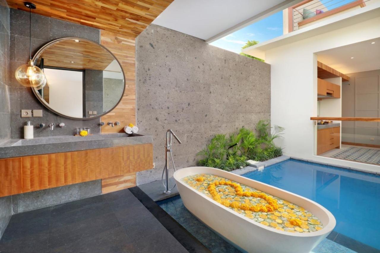 Ayona Villa Seminyak By Ini Vie Hospitality Dış mekan fotoğraf
